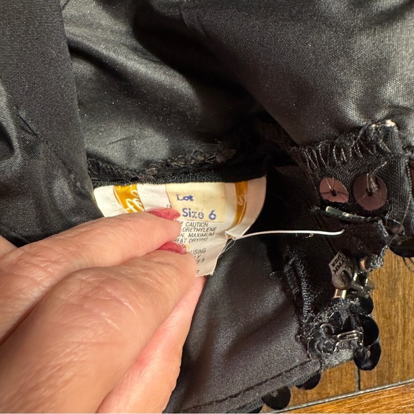 Vintage Alyce Designs Black & Gold Sequin Cocktail Dress | Size 6 (Fits Like 4) - Picture 11 of 11